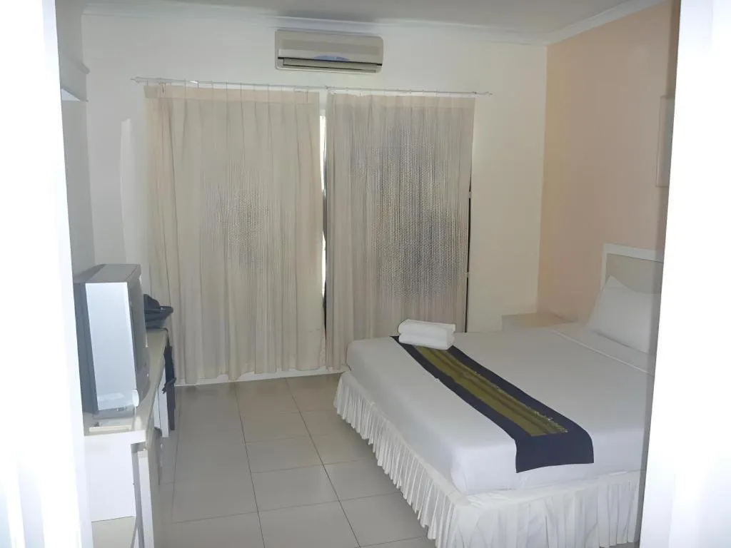 Bed in Seng Aroun Hotel