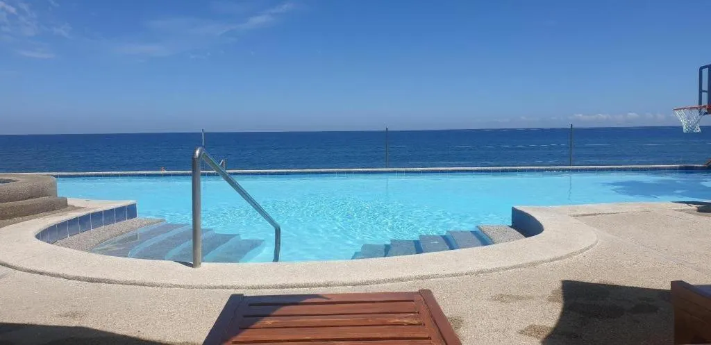 Kahuna Beach Resort and Spa