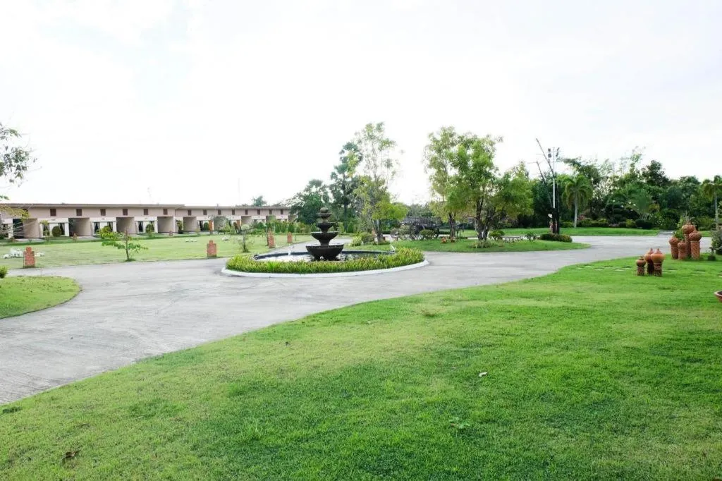 THAISOMBOON BIGHOME RESORT