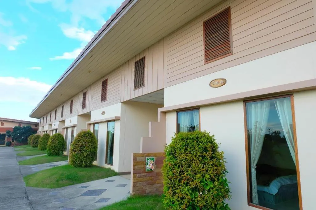 THAISOMBOON BIGHOME RESORT