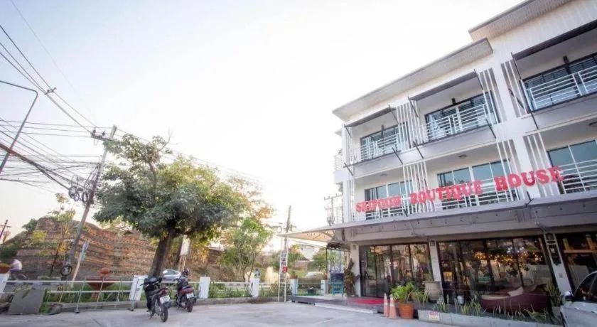 Sripoom Boutique House