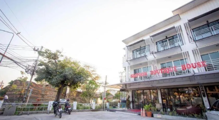 Sripoom Boutique House