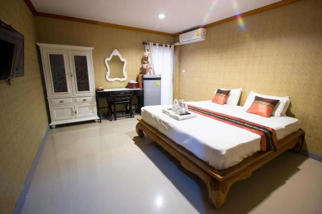 Bed in Sripoom Boutique House