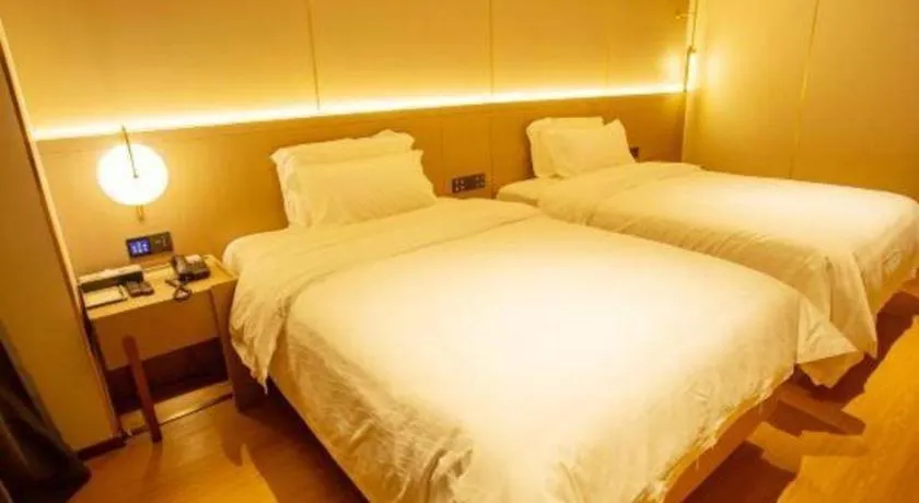 Bed in Lavande Hotel·Dongxing Port