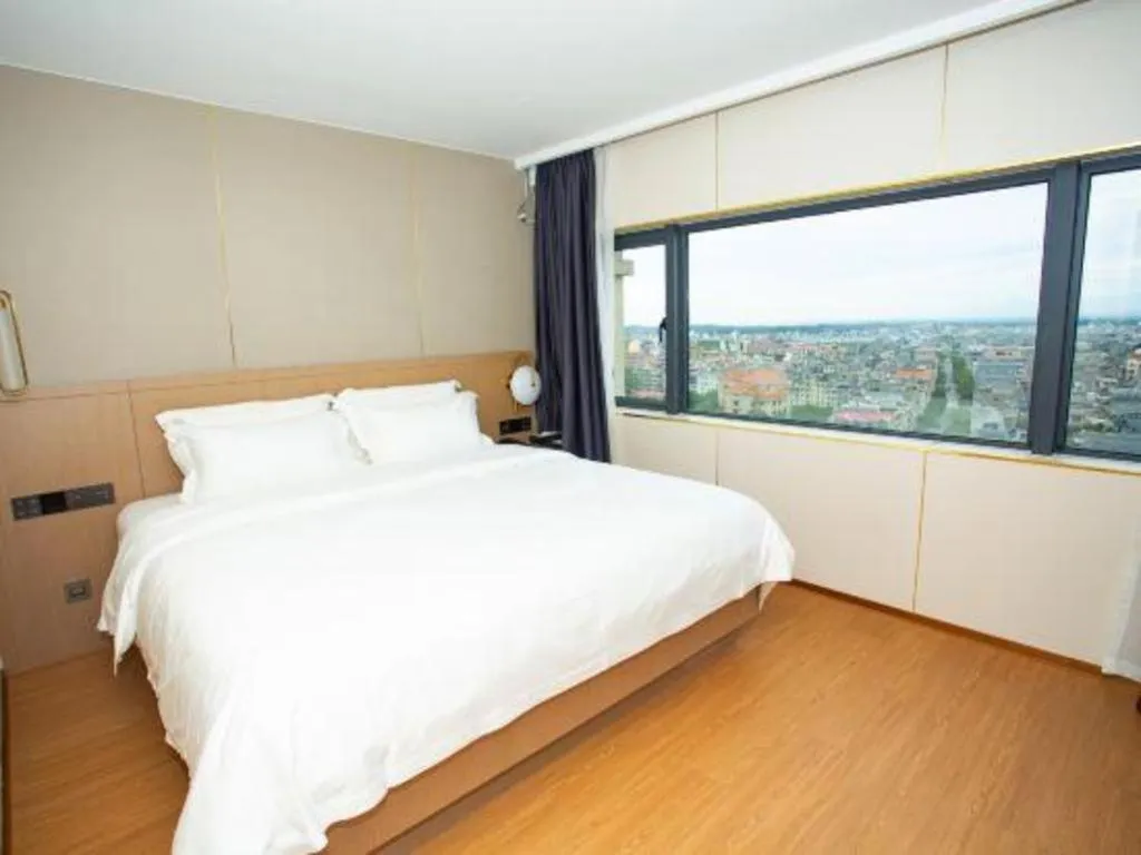 Bed in Lavande Hotel·Dongxing Port