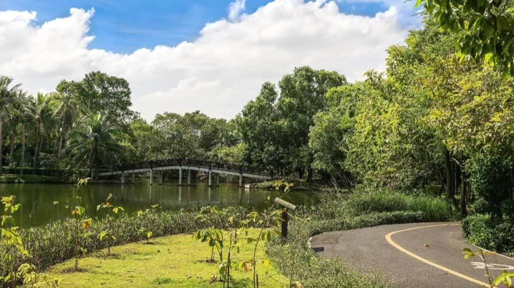 The Boss Sathorn Hotel