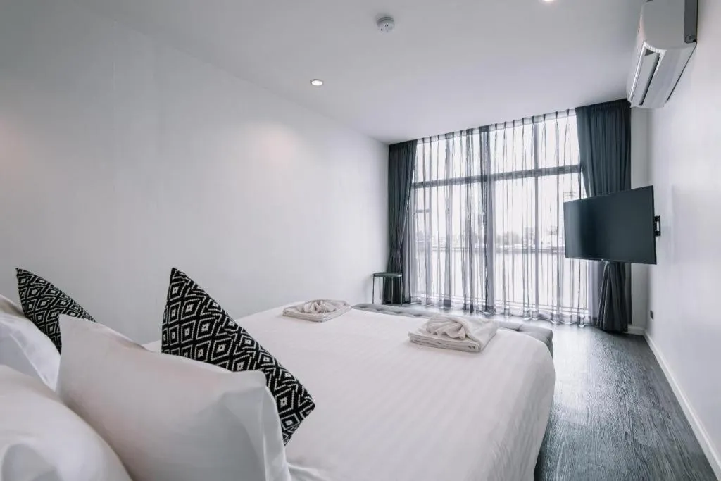 Bed in KOWTHA RIVERTEL