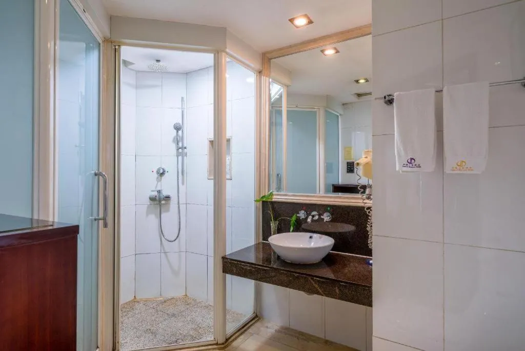 Chinflux Mandarin Hotel