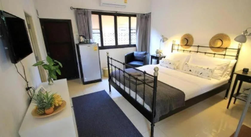 Bed in Seascape Resort Baan Krood