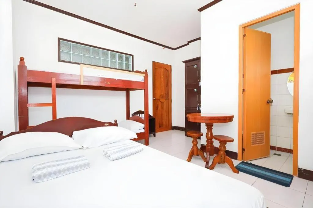 Bed in Mayon Backpackers Hostel