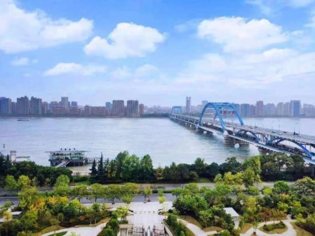 Hangzhou Lingtao Pavilion Hotel