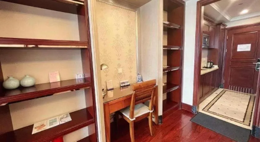 Hangzhou Lingtao Pavilion Hotel