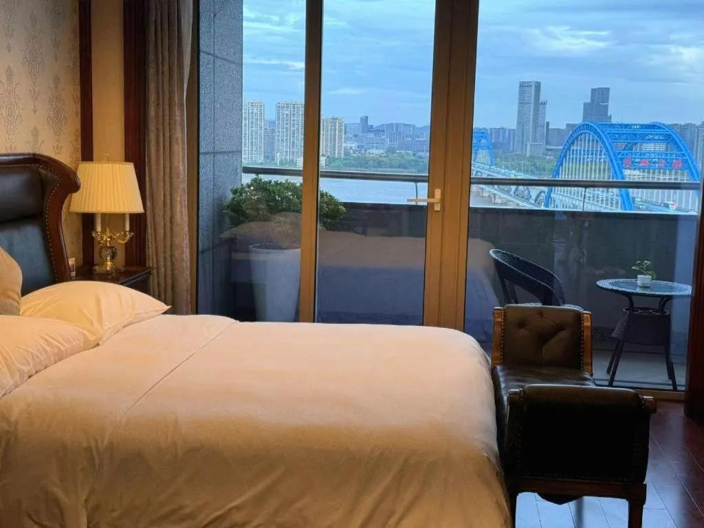 Bed in Hangzhou Lingtao Pavilion Hotel