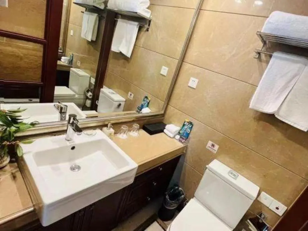 Hangzhou Lingtao Pavilion Hotel