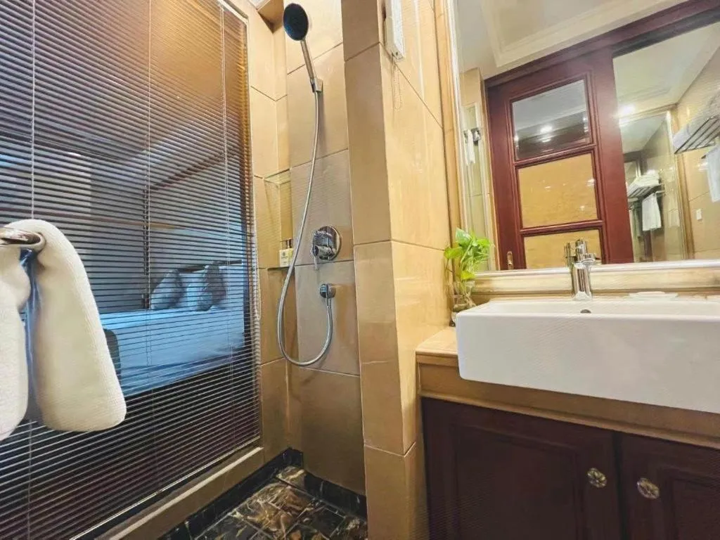 Bed in Hangzhou Lingtao Pavilion Hotel