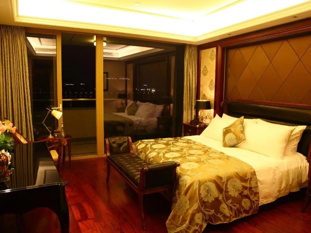 Bed in Hangzhou Lingtao Pavilion Hotel