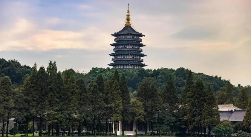Hangzhou Lingtao Pavilion Hotel