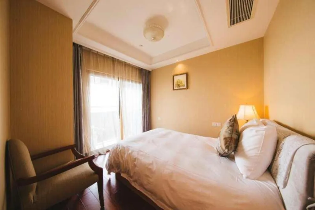 Bed in Hangzhou Lingtao Pavilion Hotel