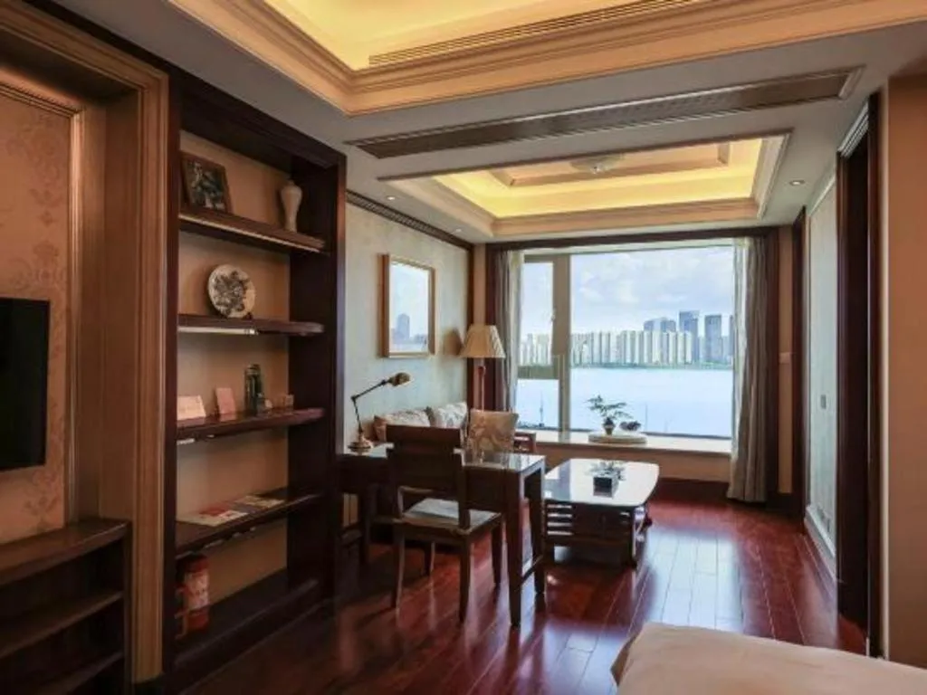 Bed in Hangzhou Lingtao Pavilion Hotel