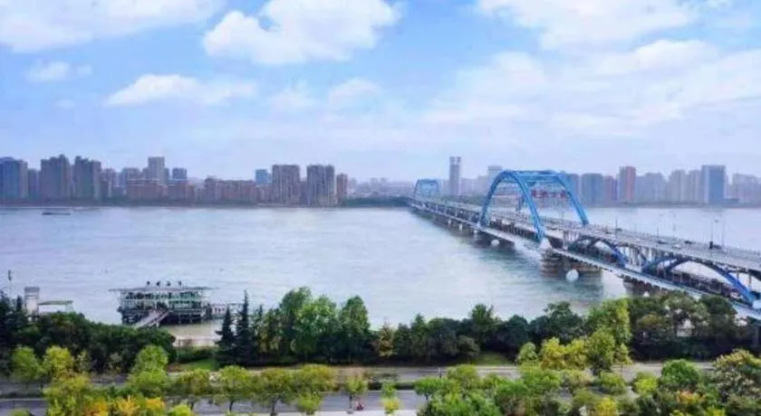 Hangzhou Lingtao Pavilion Hotel