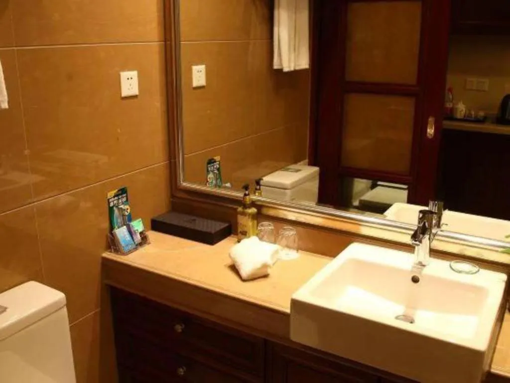 Hangzhou Lingtao Pavilion Hotel