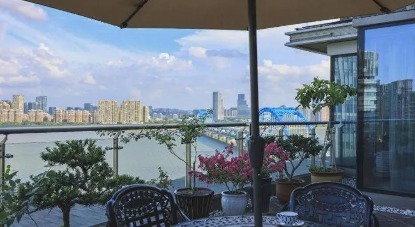 Hangzhou Lingtao Pavilion Hotel