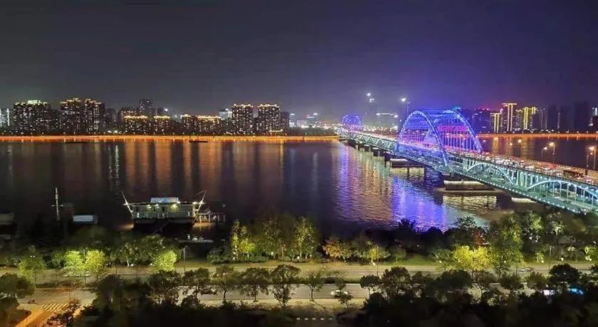 Hangzhou Lingtao Pavilion Hotel