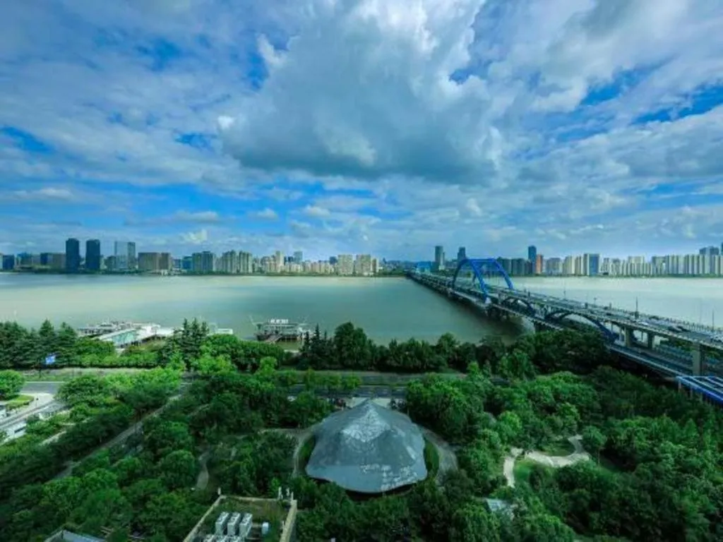 Hangzhou Lingtao Pavilion Hotel