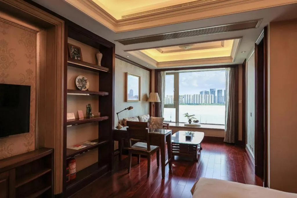 Hangzhou Lingtao Pavilion Hotel