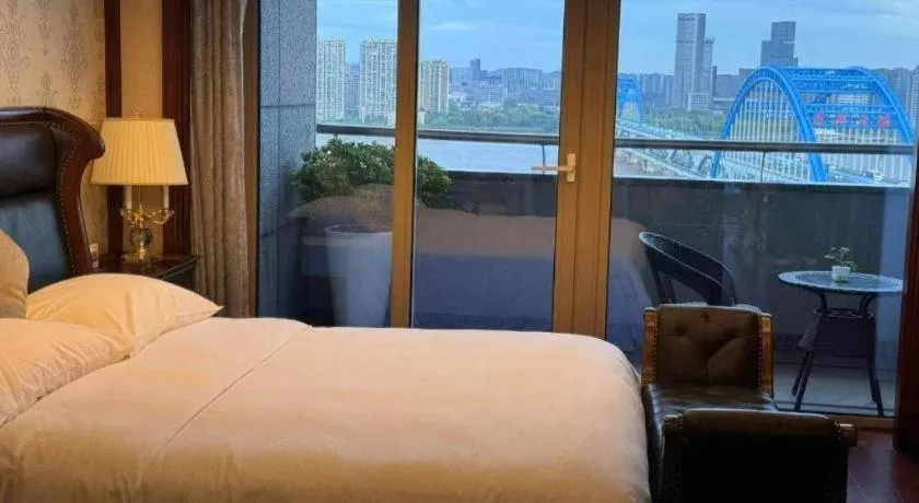 Bed in Hangzhou Lingtao Pavilion Hotel