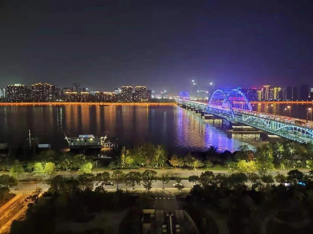 Hangzhou Lingtao Pavilion Hotel