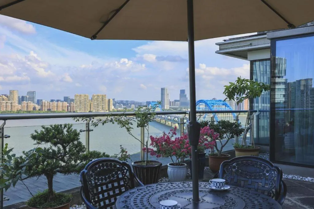 Hangzhou Lingtao Pavilion Hotel