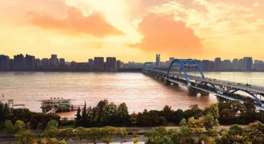 Hangzhou Lingtao Pavilion Hotel