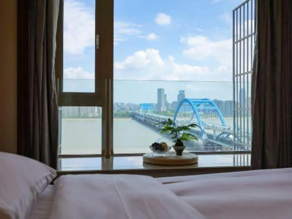 Bed in Hangzhou Lingtao Pavilion Hotel