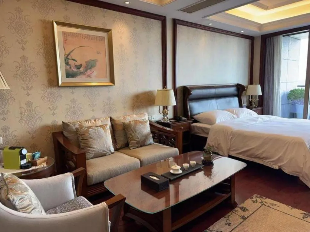 Bed in Hangzhou Lingtao Pavilion Hotel