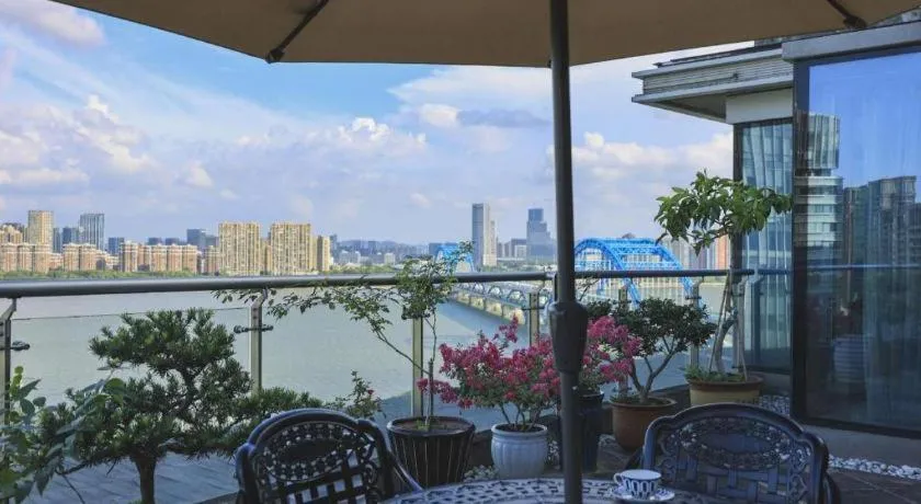 Hangzhou Lingtao Pavilion Hotel