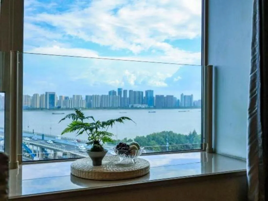 Hangzhou Lingtao Pavilion Hotel