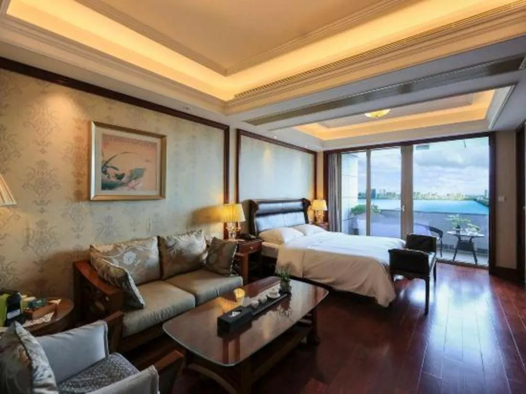 Bed in Hangzhou Lingtao Pavilion Hotel