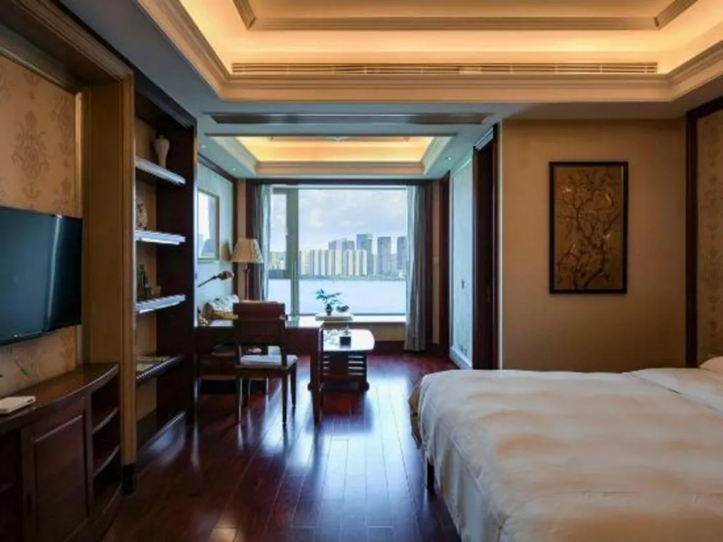 Bed in Hangzhou Lingtao Pavilion Hotel