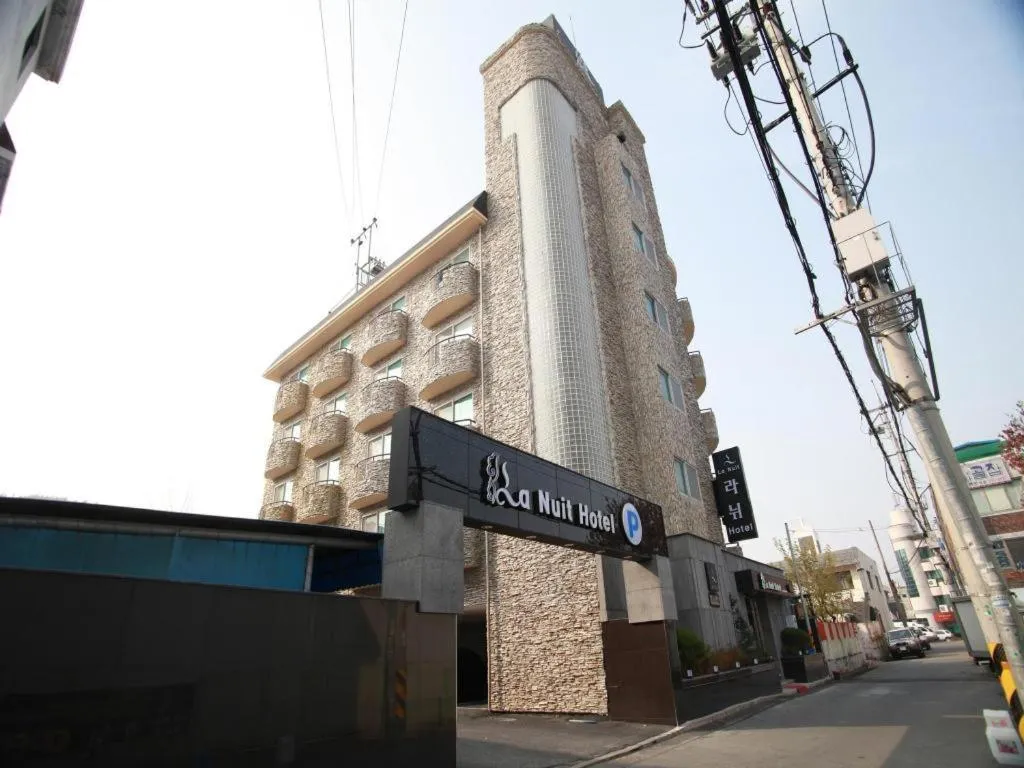 Goodstay Lanuit Hotel