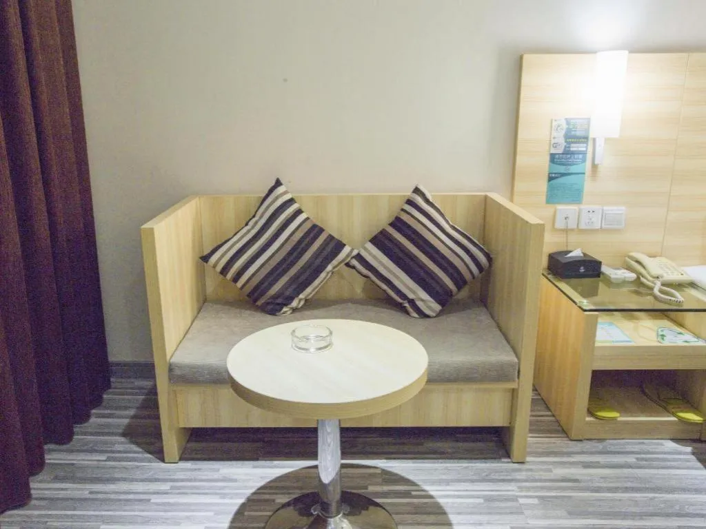 City Comfort Inn Dongxing National Trade Port