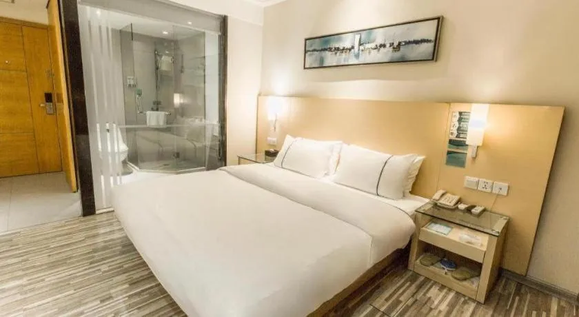 Bed in City Comfort Inn Dongxing National Trade Port