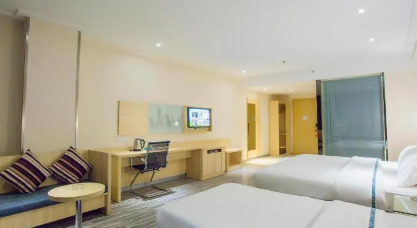 Bed in City Comfort Inn Dongxing National Trade Port