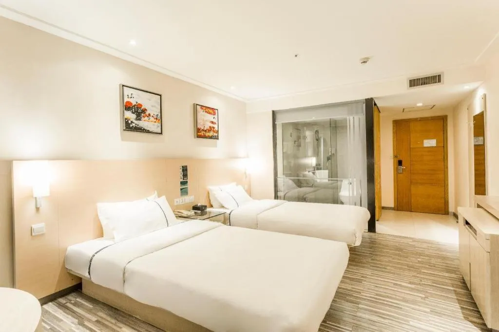 Bed in City Comfort Inn Dongxing National Trade Port