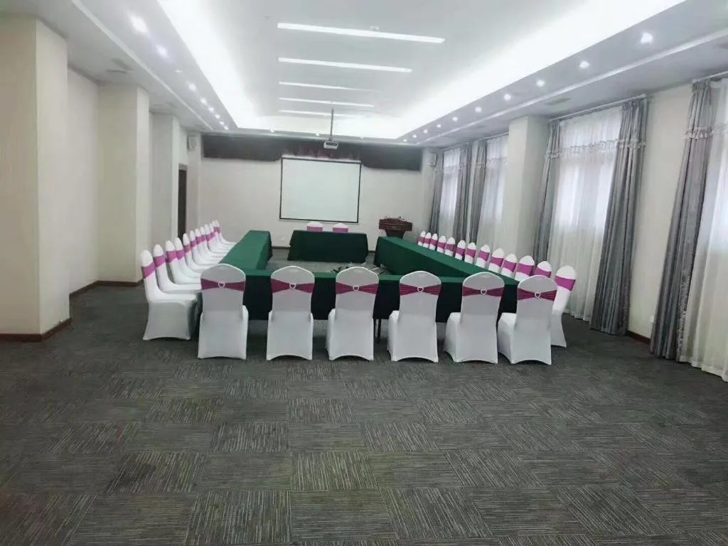 James Joyce Coffetel Qinhuangdao Taiyangcheng Wenhua Road