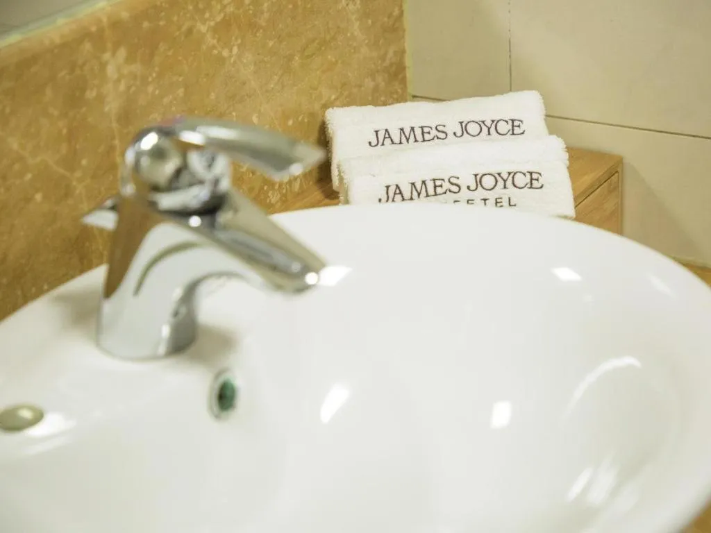 James Joyce Coffetel Qinhuangdao Taiyangcheng Wenhua Road