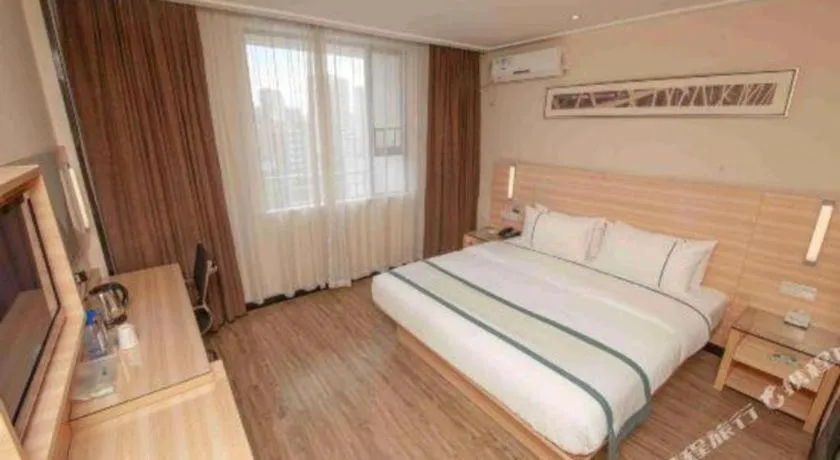 Bed in City Comfort Inn Yulin Wenhua Square Wanda Plaza