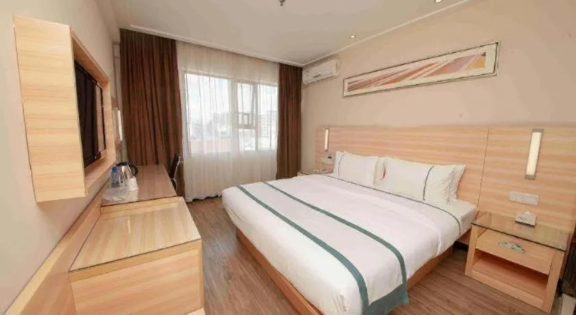 Bed in City Comfort Inn Yulin Wenhua Square Wanda Plaza