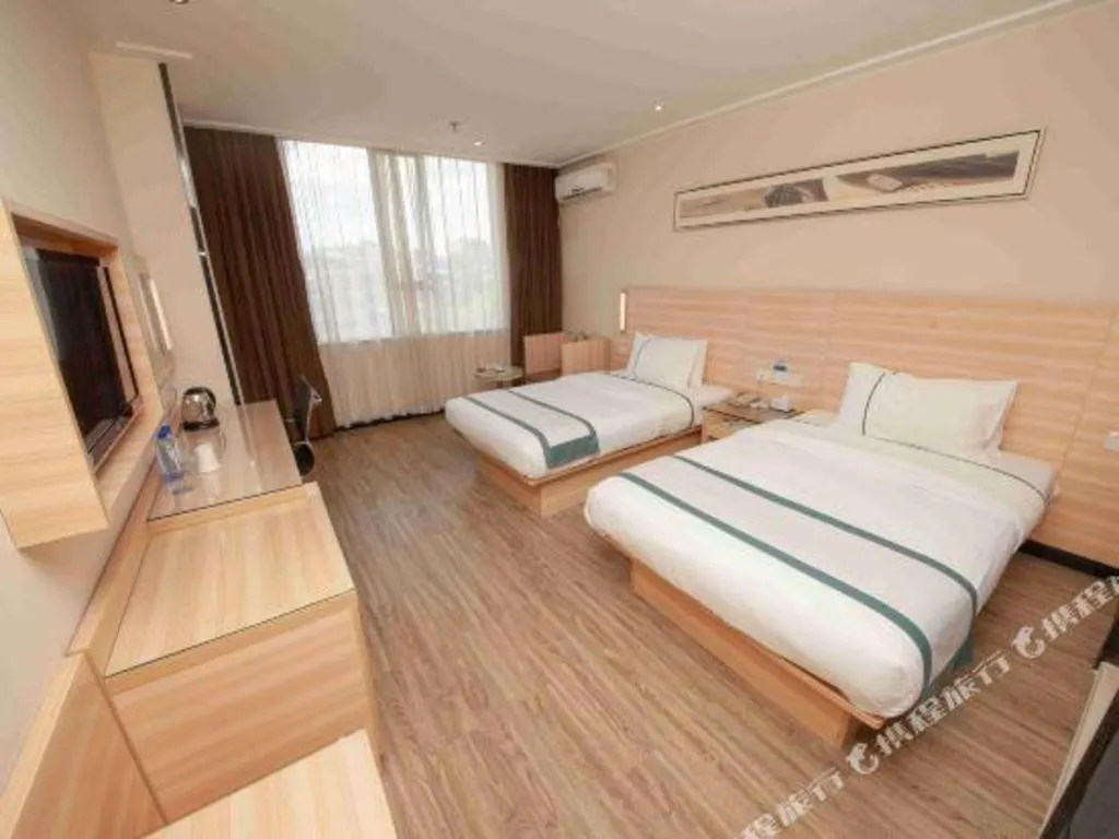 Bed in City Comfort Inn Yulin Wenhua Square Wanda Plaza
