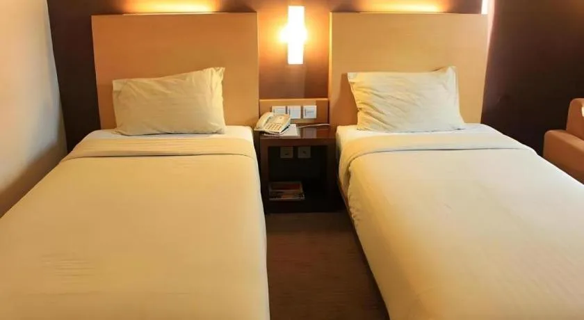 Bed in ZUZU Simpang Lima